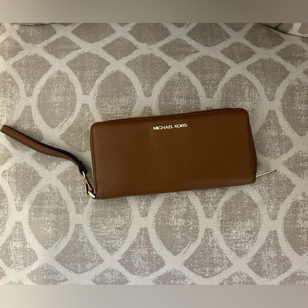 Michael Kors wallet- never used!